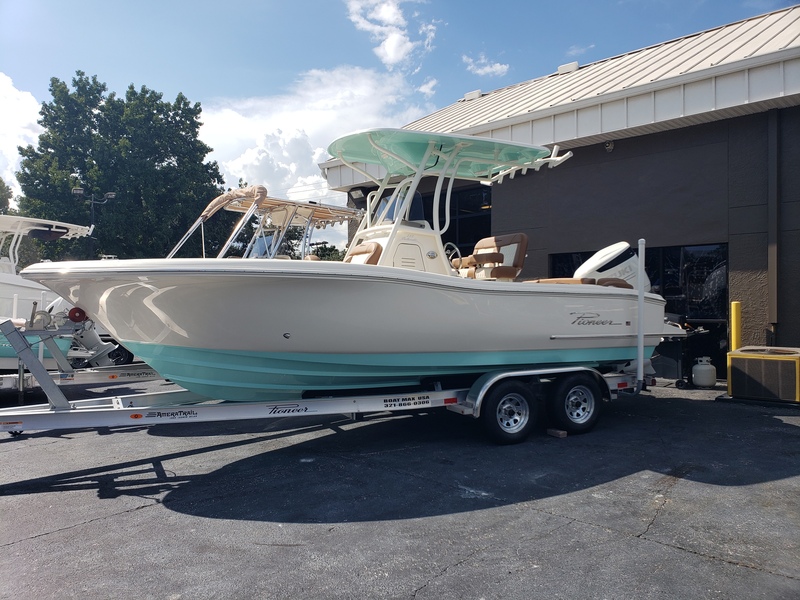 Pioneer - 222 Islander