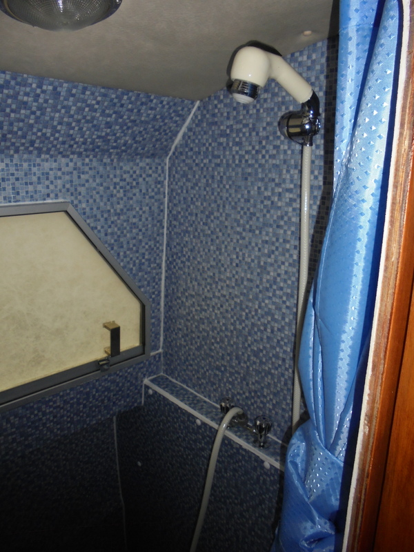 Viking - 32 Narrow Beam called Spirit of Advernture