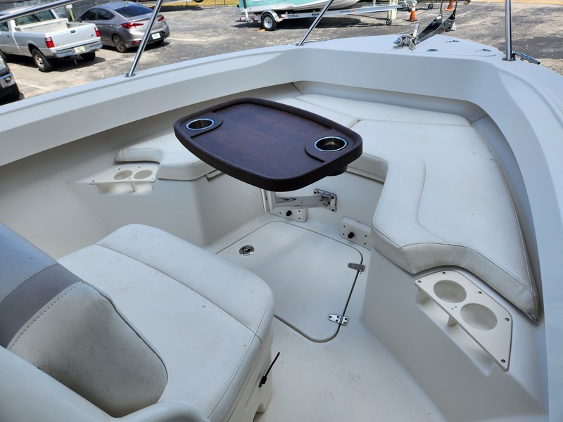 Boston Whaler - 250 Outrage