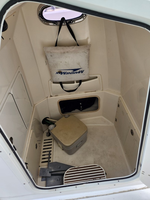 Boston Whaler - 250 Outrage