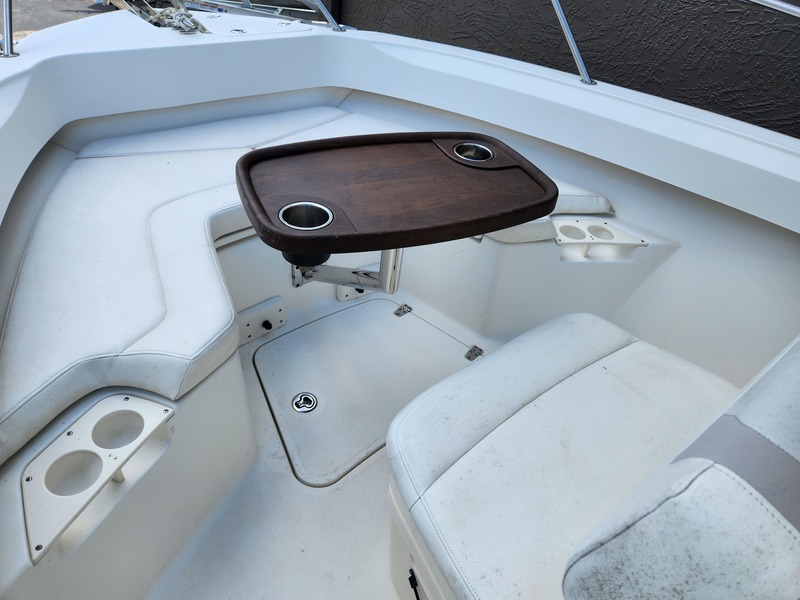 Boston Whaler - 250 Outrage