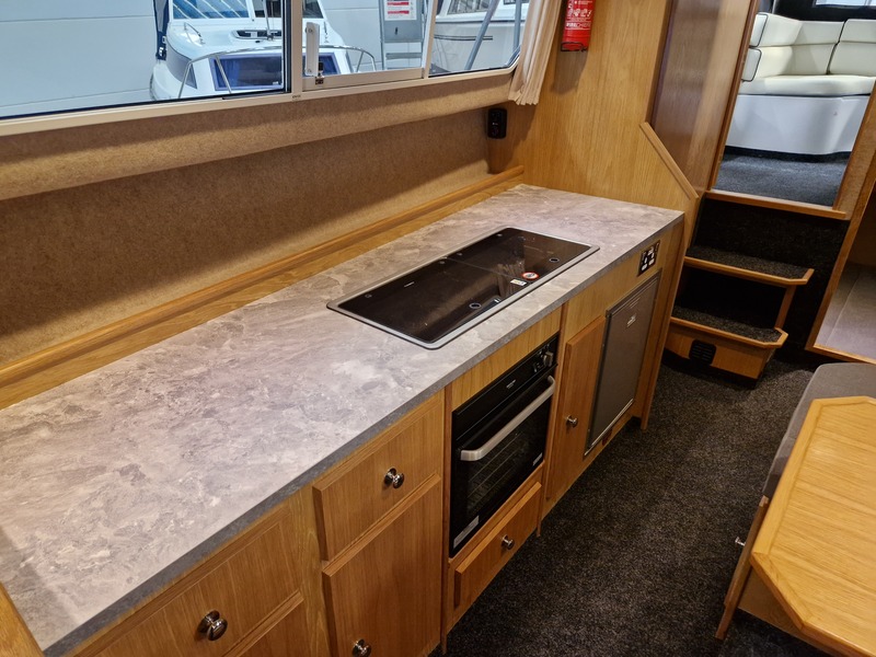 Viking - 260 Wide Beam HiLine Spec