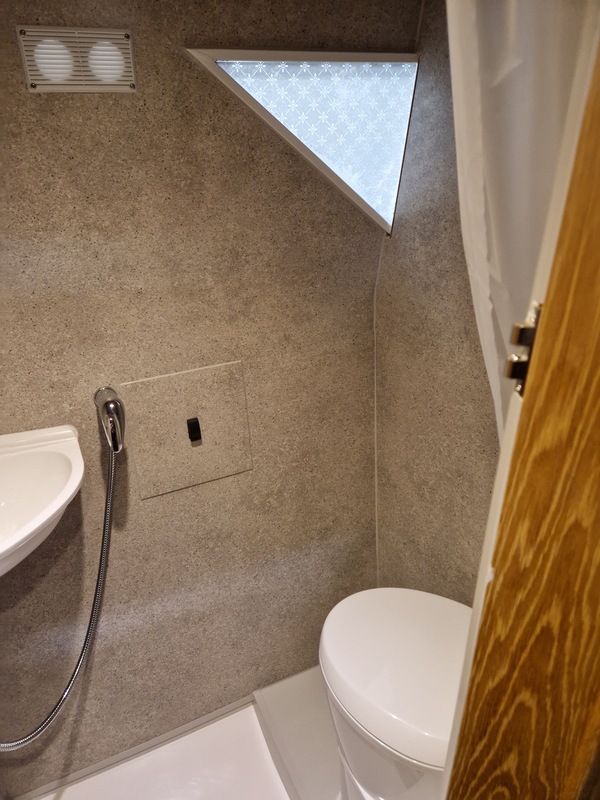 Viking - 260 Wide Beam HiLine Spec