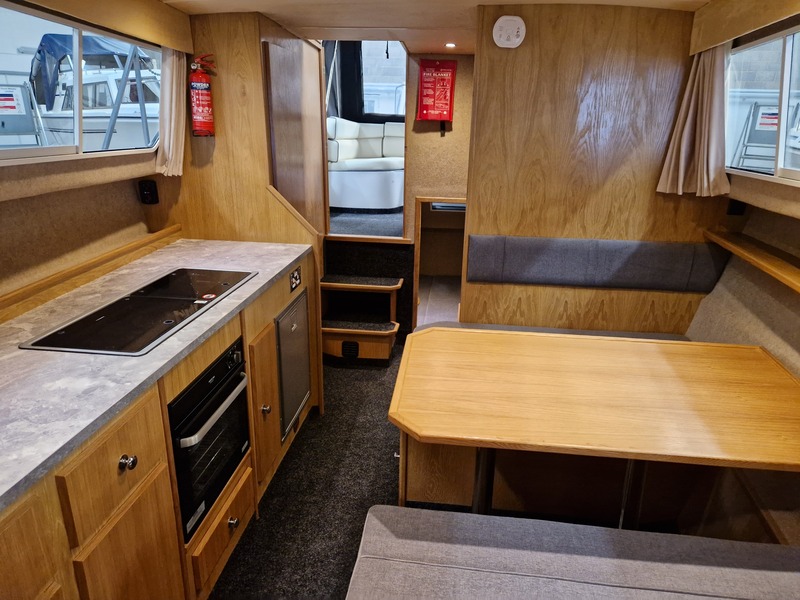 Viking - 260 Wide Beam HiLine Spec