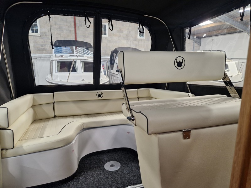 Viking - 260 Wide Beam HiLine Spec