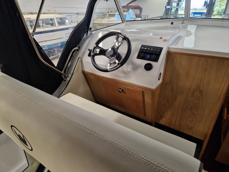 Viking - 260 Wide Beam HiLine Spec