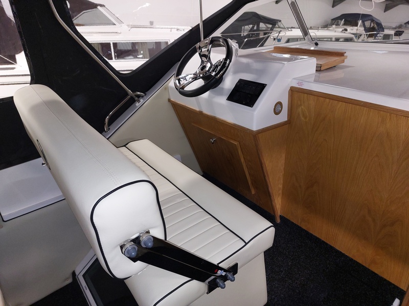 Viking - 26 Widebeam Golden Crown Edition