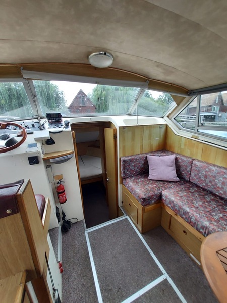 Sheerline - 950 Center cockpit