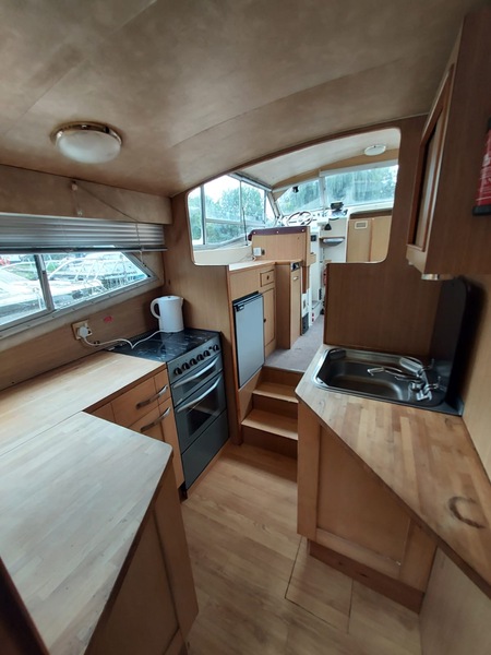 Sheerline - 950 Center cockpit